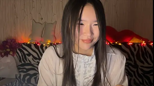 Snapshot of Asian_Vi chatting on 03-14-25, 01:02 Asian Vi online show from 03-14-25, 01:02