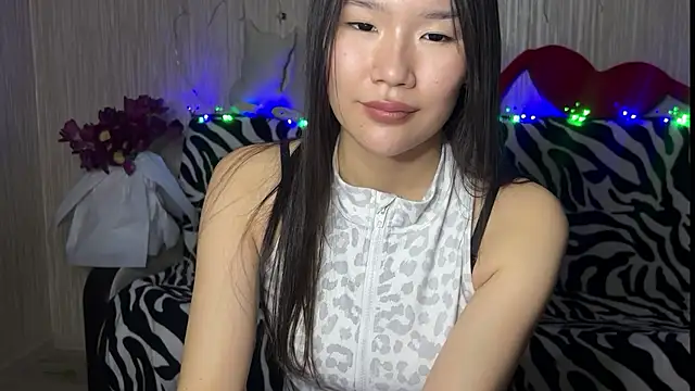 Snapshot of Asian_Vi chatting on 03-14-25, 07:12 Asian Vi online show from 03-14-25, 07:12