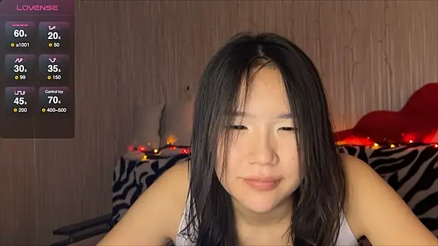 Snapshot of Asian_Vi chatting on 03-19-25, 10:11 Asian Vi online show from 03-19-25, 10:11