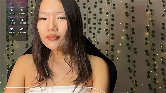 Snapshot of Asian_Vi chatting on 09-16-25, 08:43 Asian Vi online show from 09-16-25, 08:43