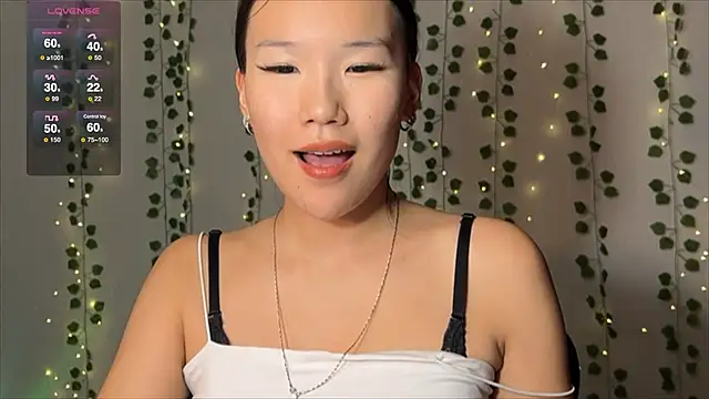 Snapshot of Asian_Vi chatting on 09-19-25, 10:54 Asian Vi online show from 09-19-25, 10:54