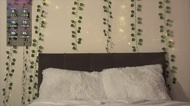 Snapshot of Asian_Vi chatting on 11-20-25, 12:33 Asian Vi online show from 11-20-25, 12:33