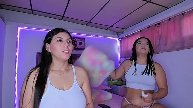 Snapshot of Cristal_Smith20 chatting on 10-11-25, 12:36 Cristal Smith20 online show from 10-11-25, 12:36