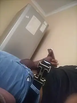 TwistedR online show from 11-17-25, 04:40