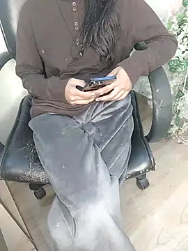 Snapshot of GOLDEN-BEAUTY chatting on 02-16-25, 07:49 GOLDEN-BEAUTY online show from 02-16-25, 07:49