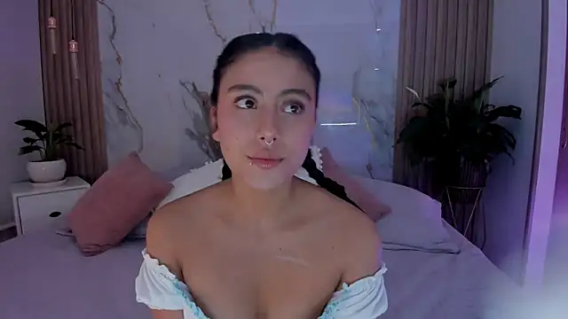 Snapshot of miss_martiina chatting on 10-26-25, 03:45 miss martiina online show from 10-26-25, 03:45
