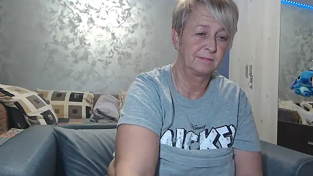 RosesandLillies online show from 02-18-26, 06:15