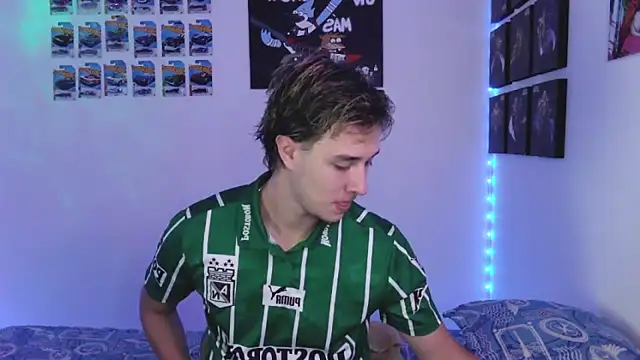 Snapshot of jack_walker190 chatting on 11-09-25, 07:50 jack walker190 online show from 11-09-25, 07:50