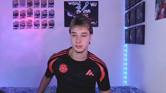 Snapshot of jack_walker190 chatting on 11-12-25, 07:31 jack walker190 online show from 11-12-25, 07:31