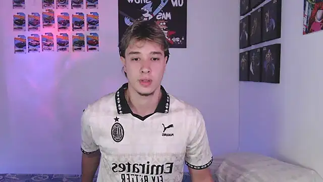 Snapshot of jack_walker190 chatting on 12-02-25, 08:37 jack walker190 online show from 12-02-25, 08:37