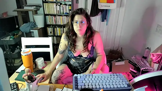 Snapshot of Rosiee69_ chatting on 10-28-25, 09:17 Rosiee69 online show from 10-28-25, 09:17