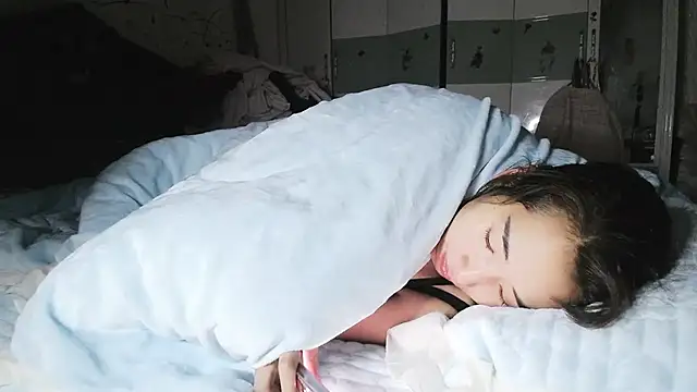 hebe-02 online show from 11-19-25, 02:39