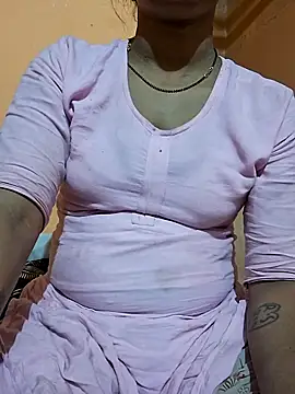 Snapshot of Sunita33 chatting on 02-19-25, 04:55 Sunita33 online show from 02-19-25, 04:55