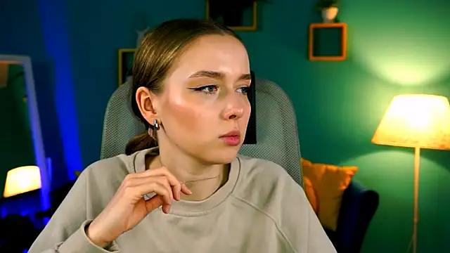 JenniferGraces online show from 03-17-25, 03:29