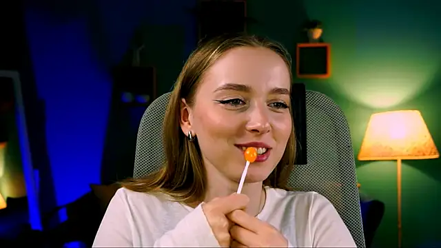 JenniferGraces online show from 03-22-25, 10:48