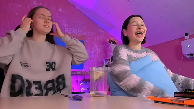 Snapshot of JenniferGraces chatting on 02-26-26, 09:25 JenniferGraces online show from 02-26-26, 09:25