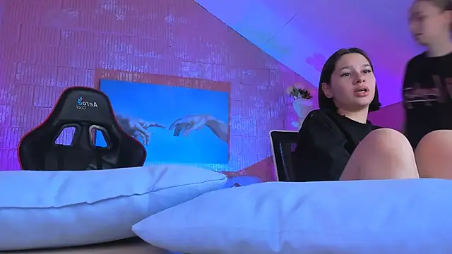 Snapshot of JenniferGraces chatting on 02-27-26, 09:04 JenniferGraces online show from 02-27-26, 09:04