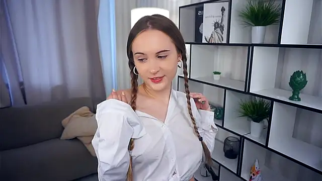 QuennaCoote online show from 10-11-25, 08:02