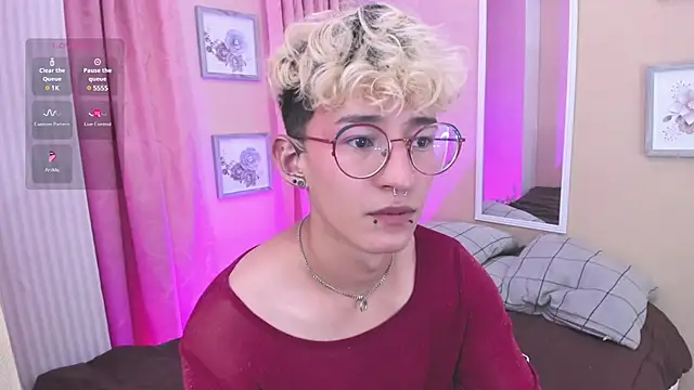 iiangel  online show from 03-05-25, 04:02