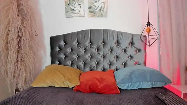 iiangel  online show from 10-24-25, 03:58