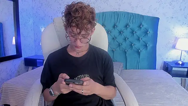 iiangel  online show from 11-12-25, 04:35