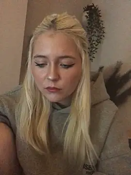 Blondie Sofia Essexbabe online show from 10-20-25, 09:48