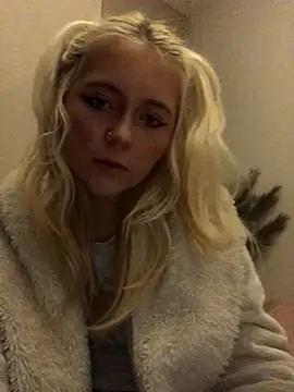 Blondie Sofia Essexbabe online show from 10-27-25, 12:47