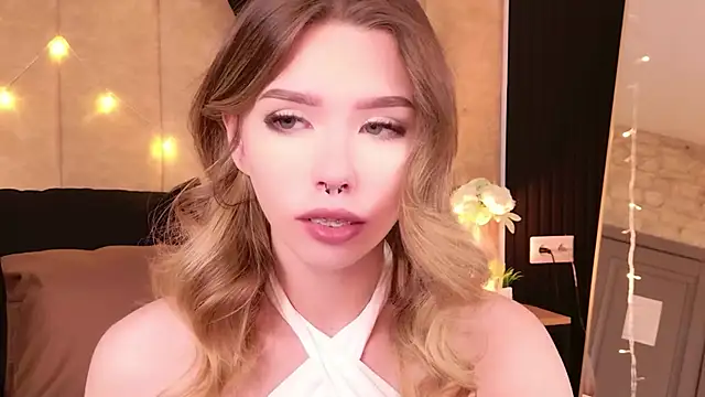 Sierra Fane online show from 12-05-25, 10:35