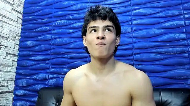 Snapshot of seigfried0 chatting on 02-10-26, 01:10 seigfried0 online show from 02-10-26, 01:10