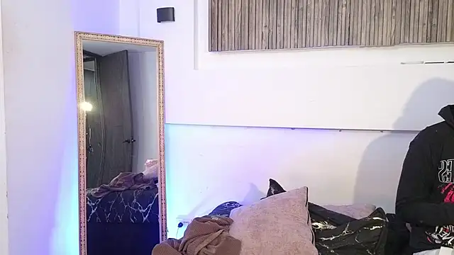 aron and paula online show from 11-12-25, 04:57