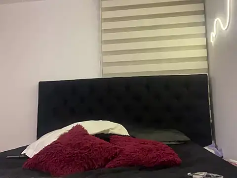 Snapshot of DesireLuxe chatting on 03-16-25, 05:36 DesireLuxe online show from 03-16-25, 05:36