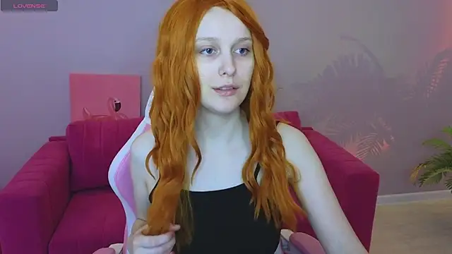 Snapshot of KristinMoore chatting on 03-15-25, 09:09 KristinMoore online show from 03-15-25, 09:09