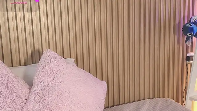 emily sweett24 online show from 03-25-26, 12:22