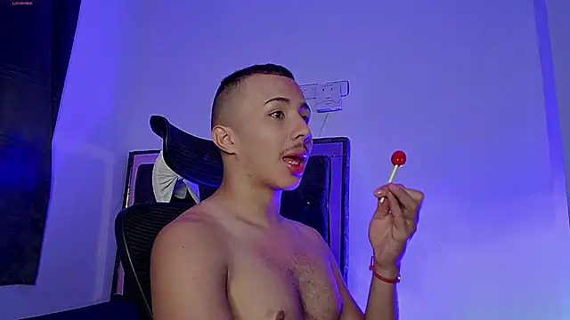 Snapshot of Donathoo1 chatting on 02-19-26, 11:56 Donathoo1 online show from 02-19-26, 11:56