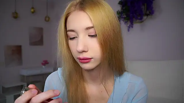 SunnivaCovil online show from 12-17-25, 02:34