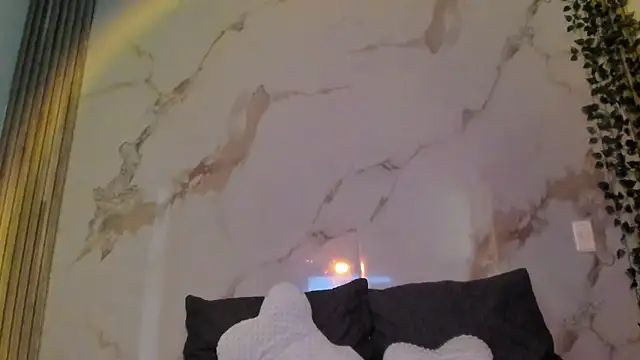 Snapshot of Little_Lau1 chatting on 10-01-25, 07:53 Little Lau1 online show from 10-01-25, 07:53