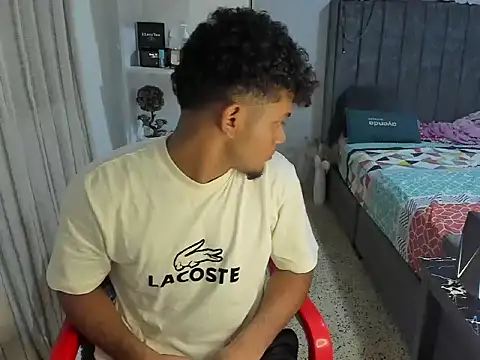 Snapshot of Fox2evans chatting on 12-13-25, 09:20 Fox2evans online show from 12-13-25, 09:20