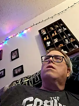 Smallone327 online show from 02-19-25, 04:01