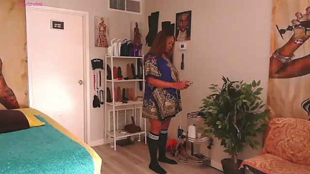 Queenanitadix online show from 02-20-25, 06:46