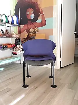 Queenanitadix online show from 11-28-25, 09:28