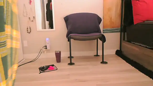 Queenanitadix online show from 02-05-26, 09:30