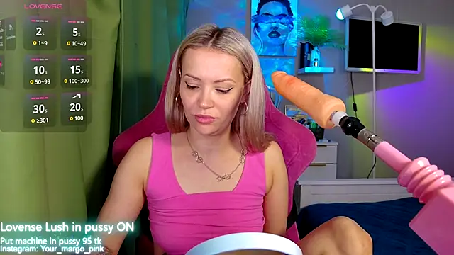 Snapshot of Margony chatting on 10-13-25, 07:19 Margony online show from 10-13-25, 07:19