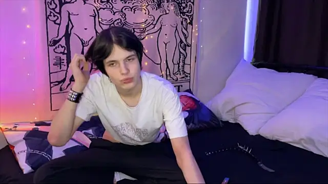 Snapshot of timi-moon chatting on 02-19-25, 10:34 timi-moon online show from 02-19-25, 10:34