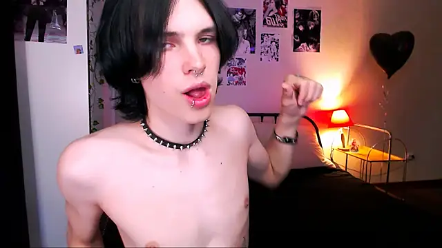 Snapshot of timi-moon chatting on 09-21-25, 12:51 timi-moon online show from 09-21-25, 12:51