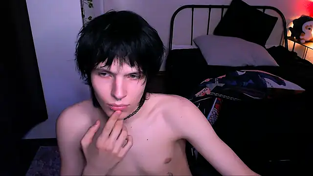 Snapshot of timi-moon chatting on 10-28-25, 03:21 timi-moon online show from 10-28-25, 03:21