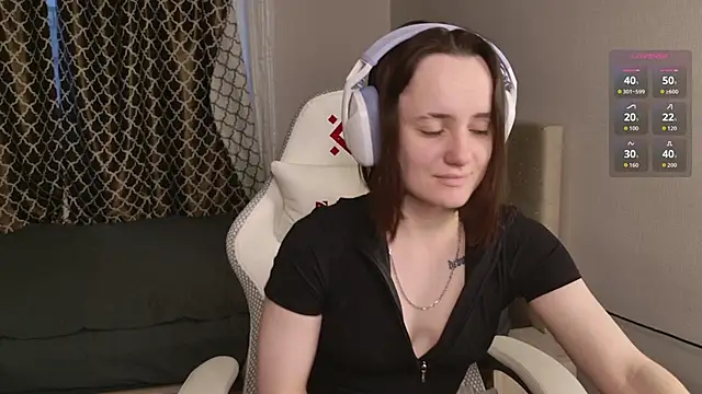 Luna Loveee online show from 10-19-25, 03:51