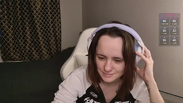 Luna Loveee online show from 10-26-25, 03:45