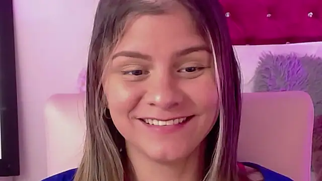 Snapshot of ValeAmayaa chatting on 03-11-25, 10:42 ValeAmayaa online show from 03-11-25, 10:42