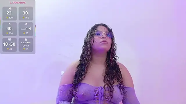 innocenthazel online show from 11-19-25, 01:00