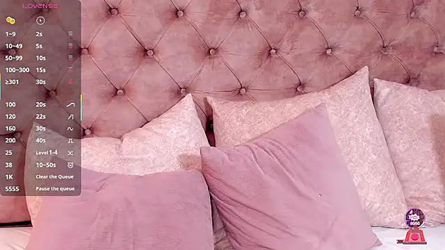 Snapshot of regina_noctixx chatting on 12-04-25, 11:02 regina noctixx online show from 12-04-25, 11:02